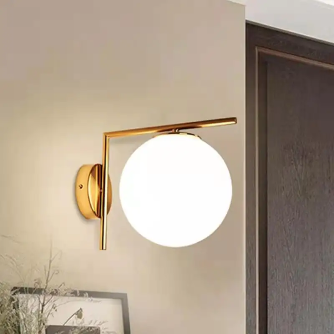 Aplică de perete aurie design modern, glob din sticlă albă, E27, 22 cm x 25 cm - imagine 3